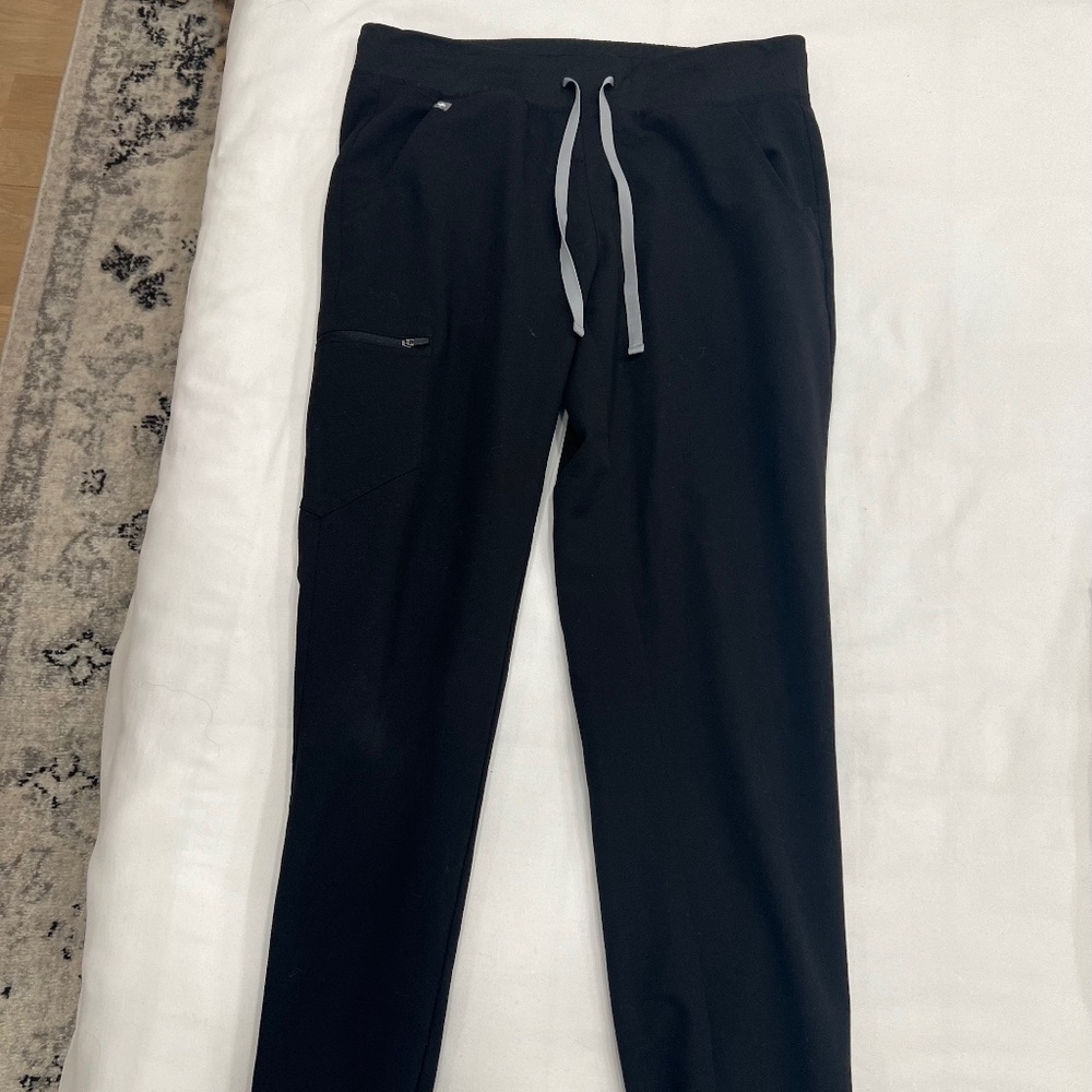 Figs women’s scrub pants